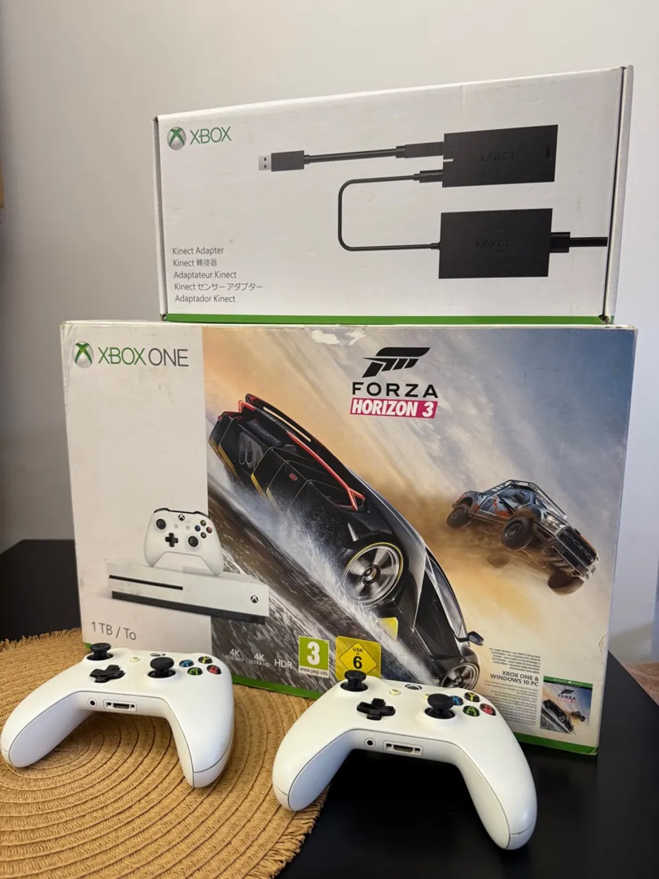 Xbox OneS 1TB + Kinect + 2 Controles