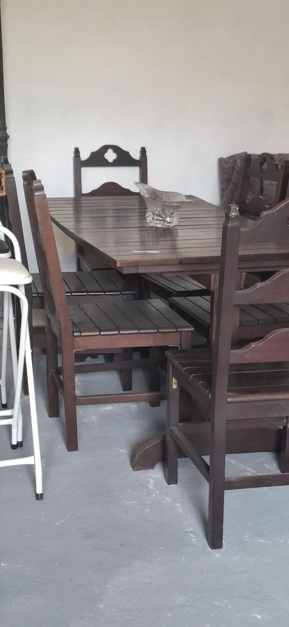 Mesa e 6 cadeiras Madeira  