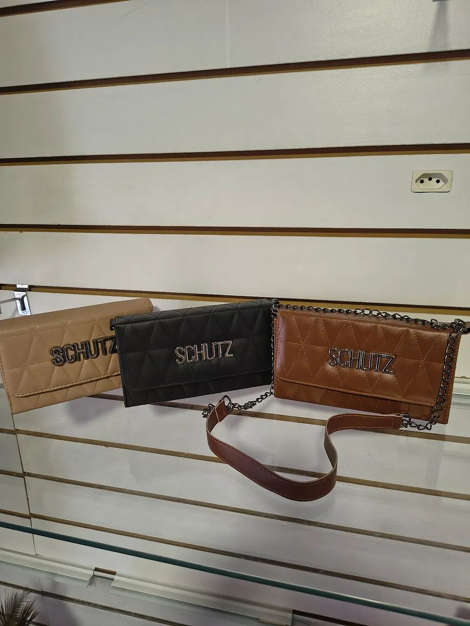 Bolsas  várias cores R$79 unidade 