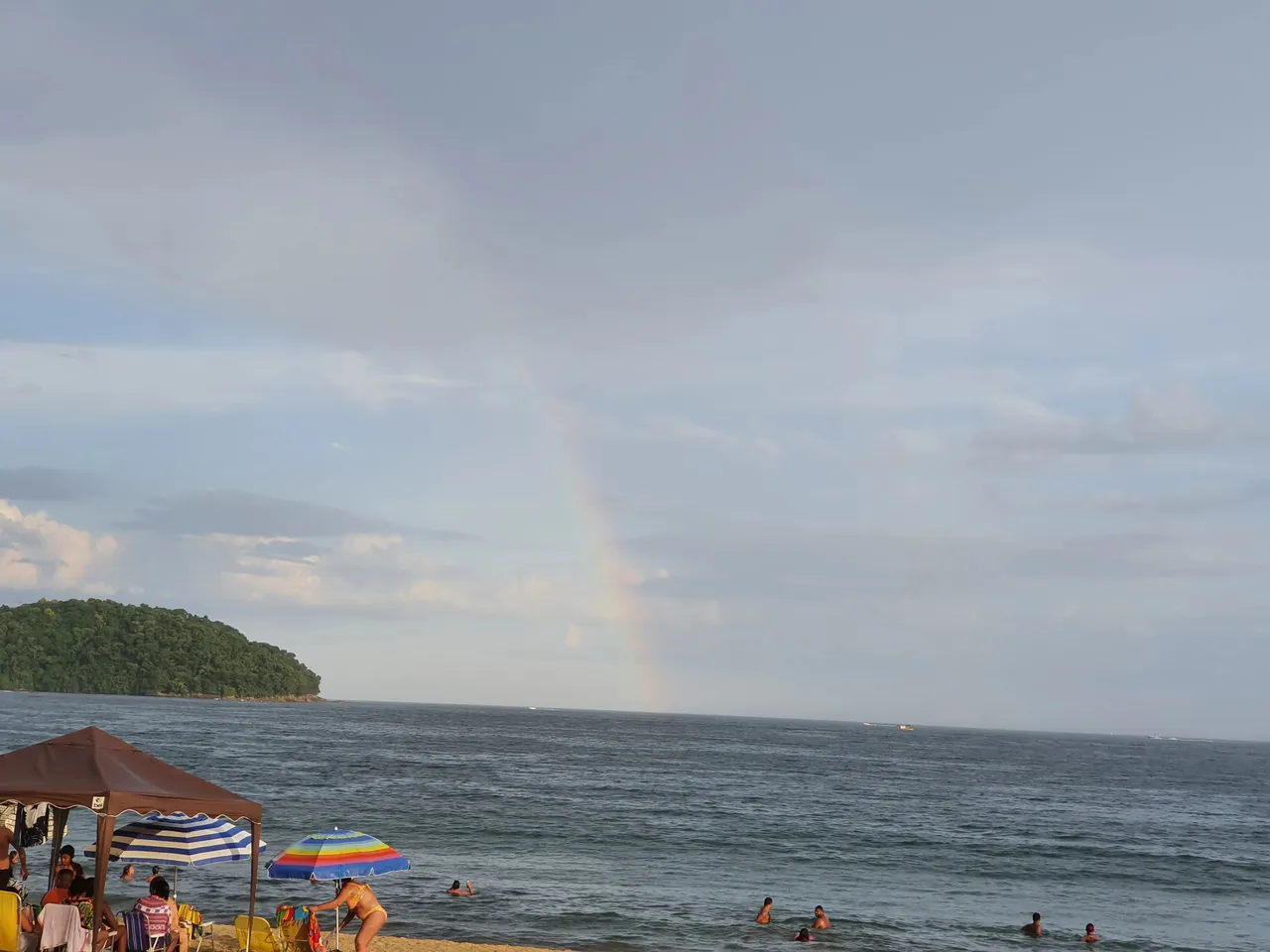 APARTAMENTO APENAS 60M DA PRAIA DE GARATUCAIA