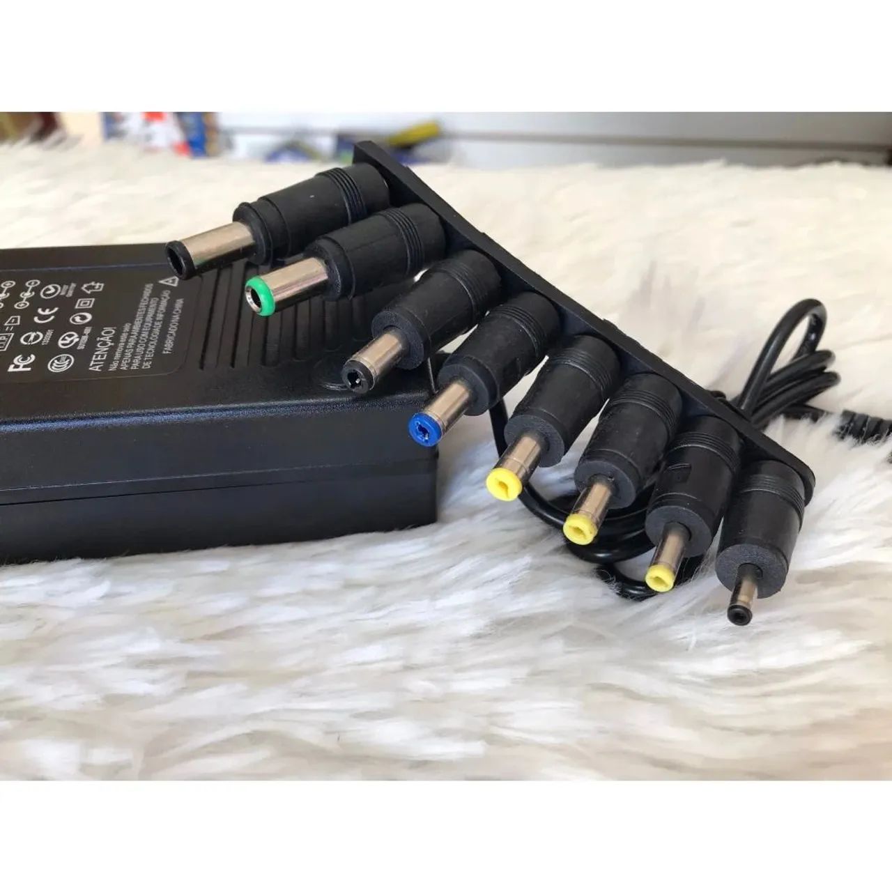 Fonte Carregador para notebook Universal (8 plugs) - Anápolis 