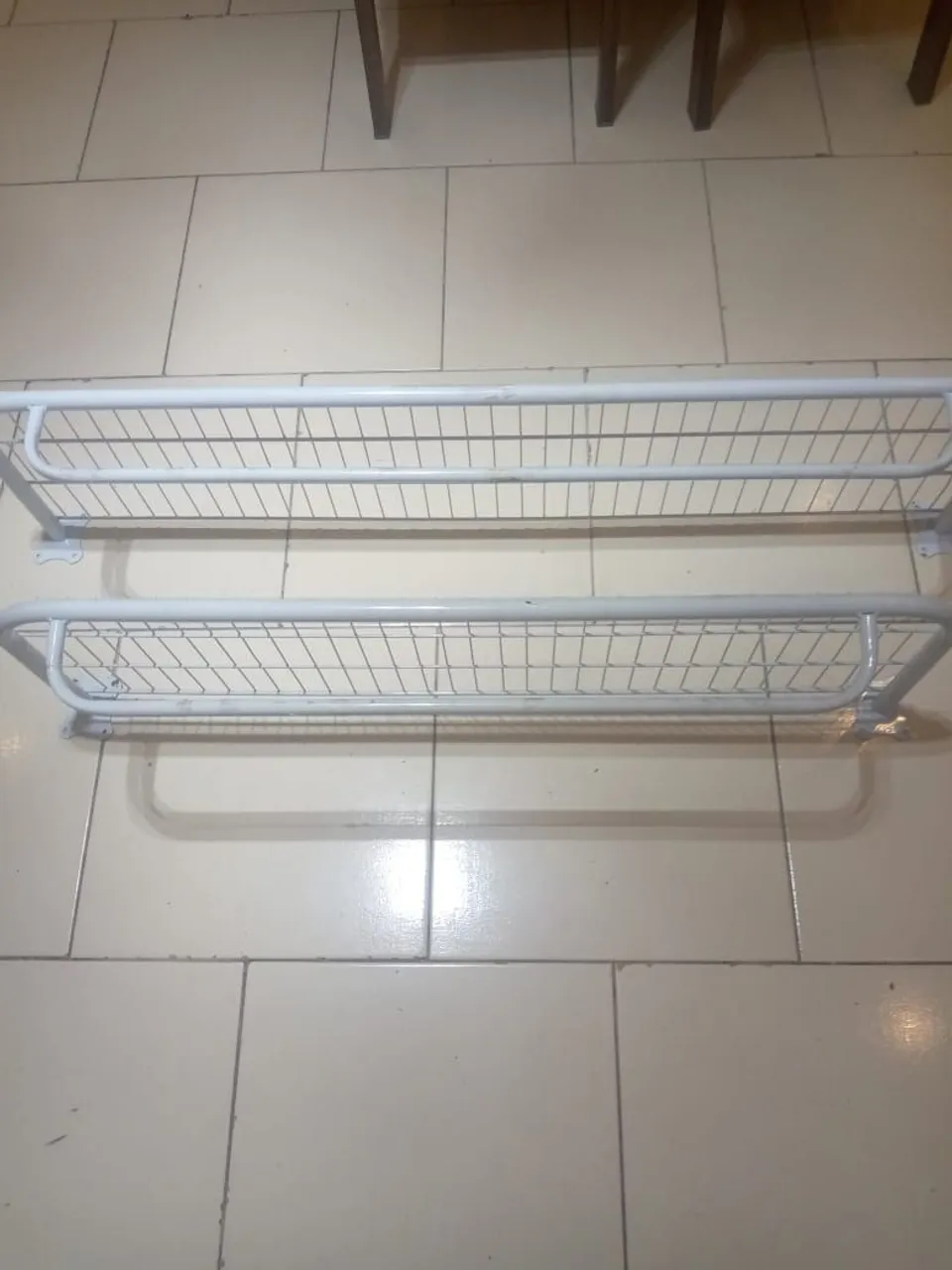 Prateleiras aramadas para comércio
