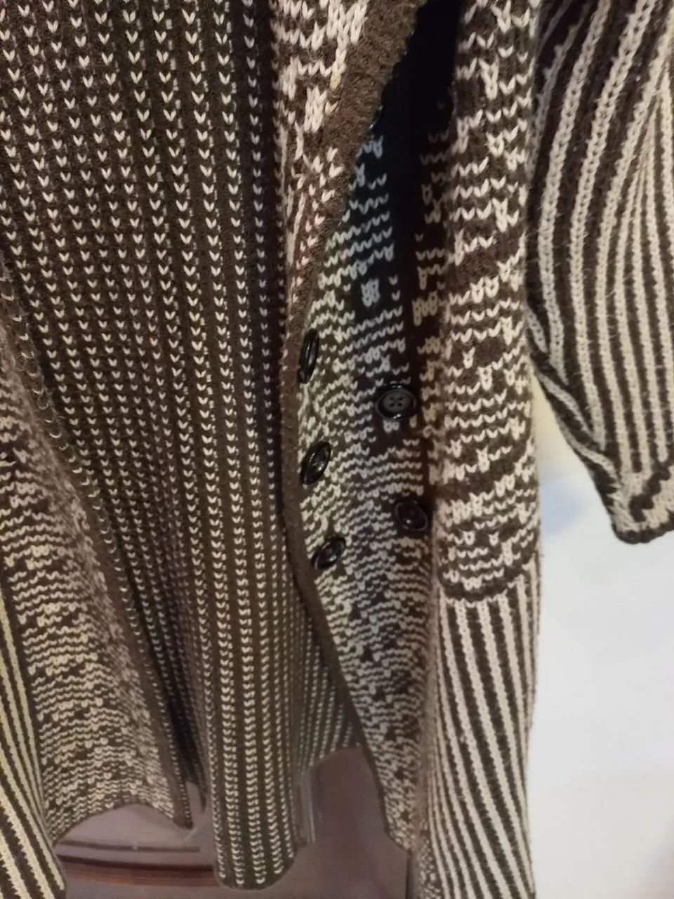 Casaco Tricot Listrado Marrom e Branco - Foto 2