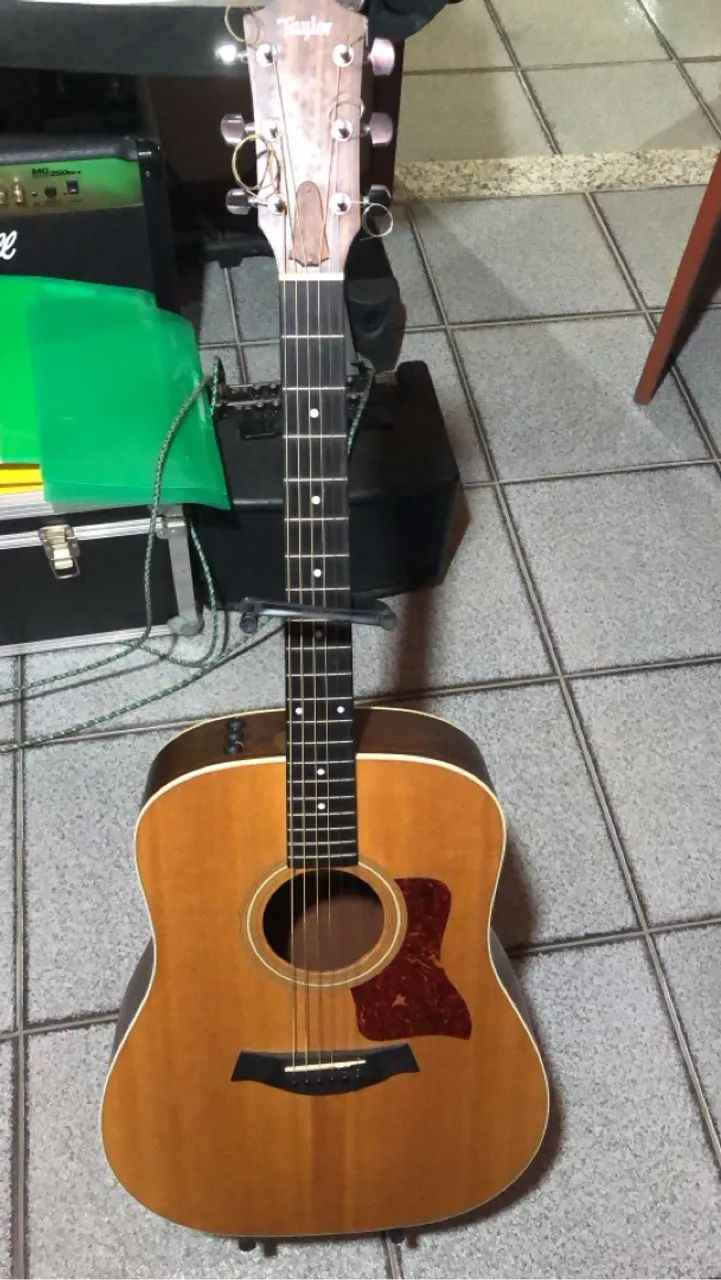 Violão Taylor Acústico 210e