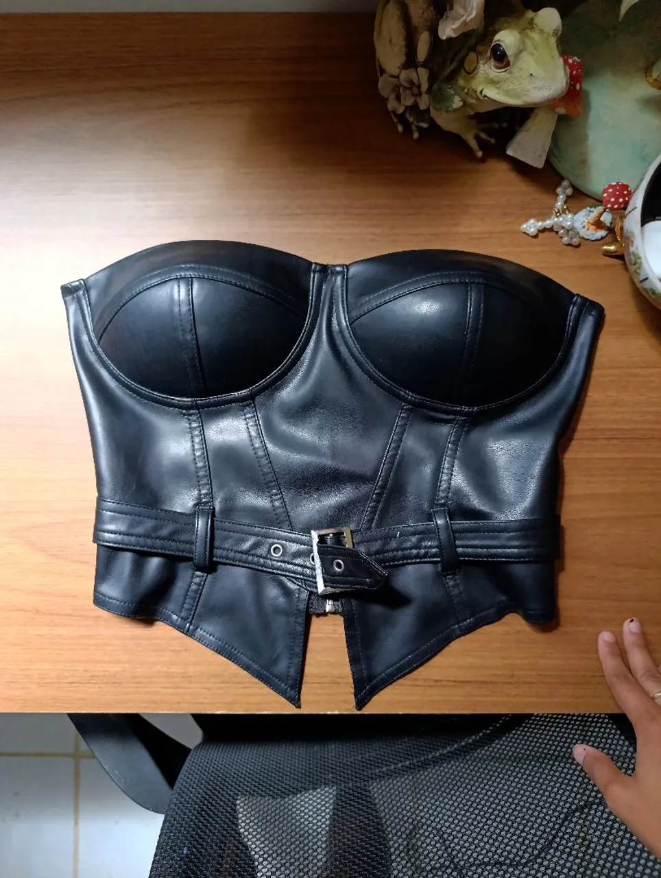Top Corset de Couro Sintético com Detalhes