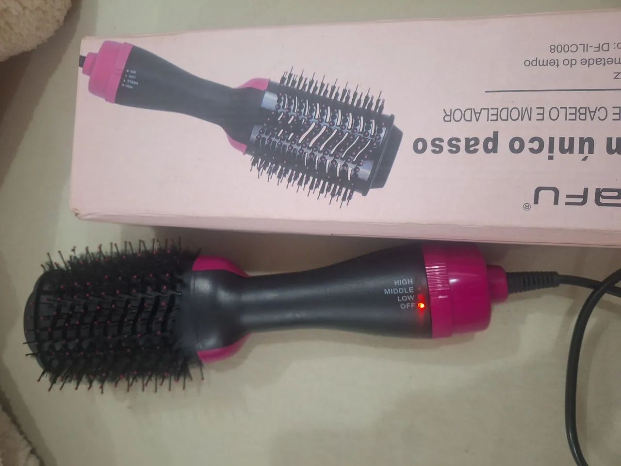 Escova secadora e modeladora de cabelos - Foto 2