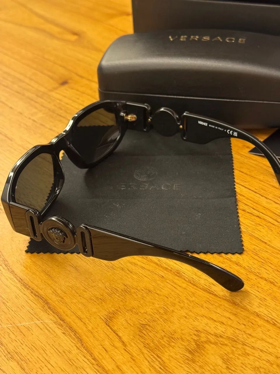 Óculos de Sol Versace All Black exclusivo - Foto 4
