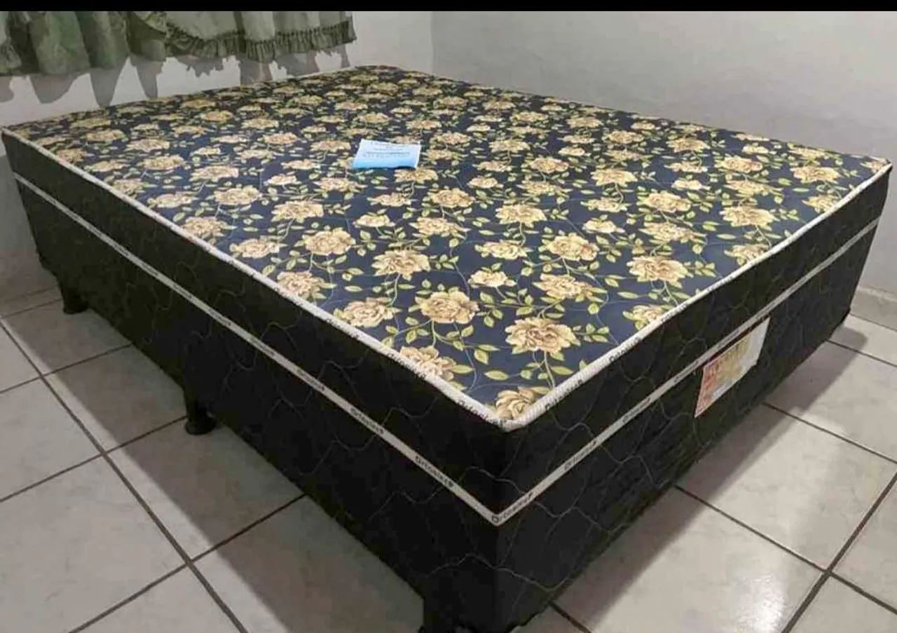 Cama box casal com 10 cm de espuma selada