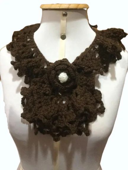 Gola Golinha De Crochê Artesanal De Lã Marrom
