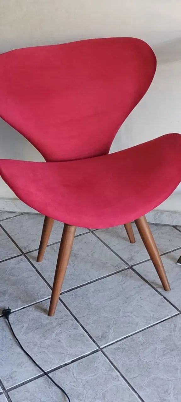 Cadeira Decorativa Vermelha em Tecido - Foto 3