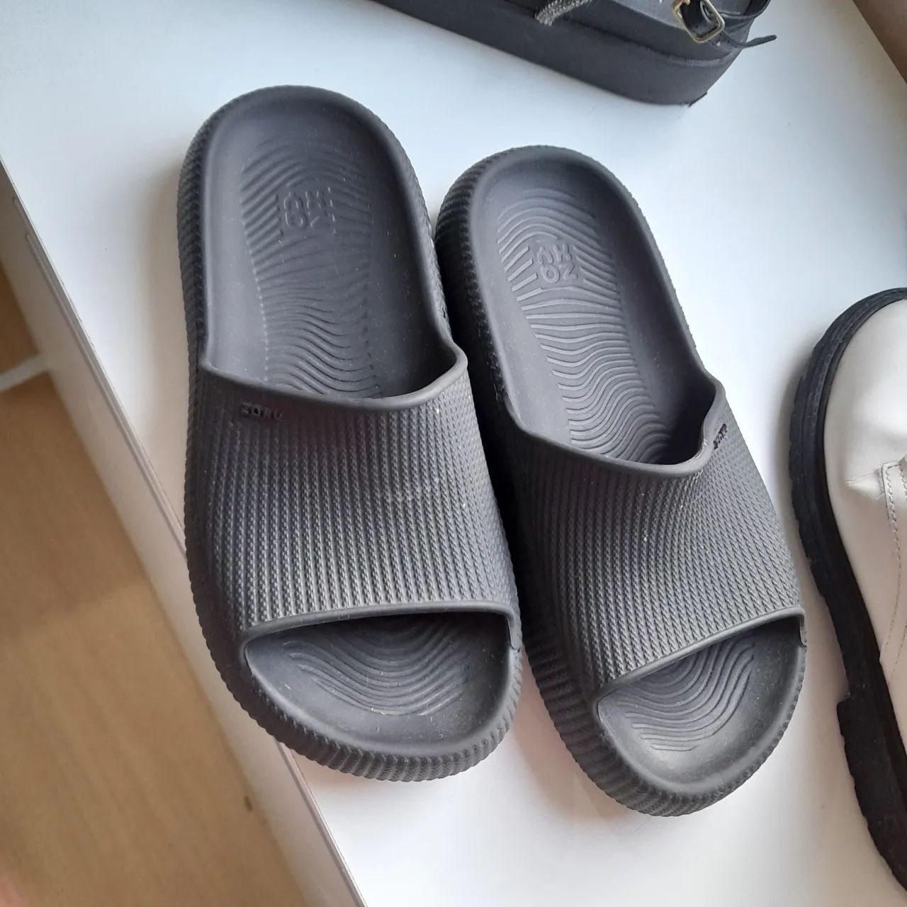 Kit de calçados infantis: Sandálias, chinelos e botas - Foto 3