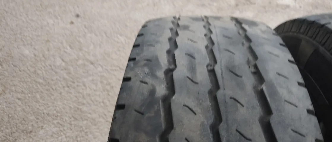 Pneu 225 75 R16 c continental