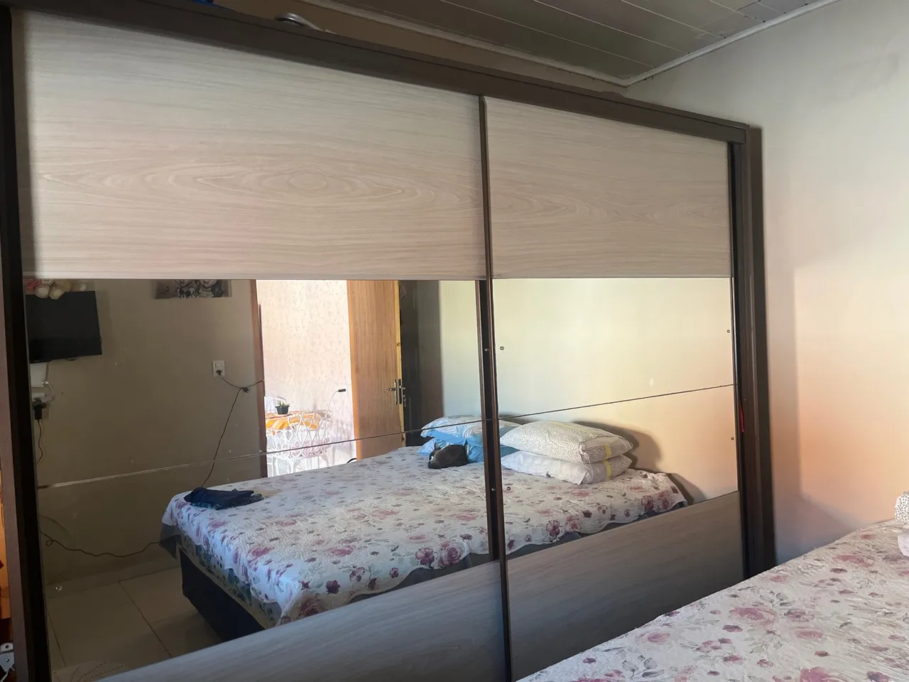Guarda-Roupa de Casal com Espelho