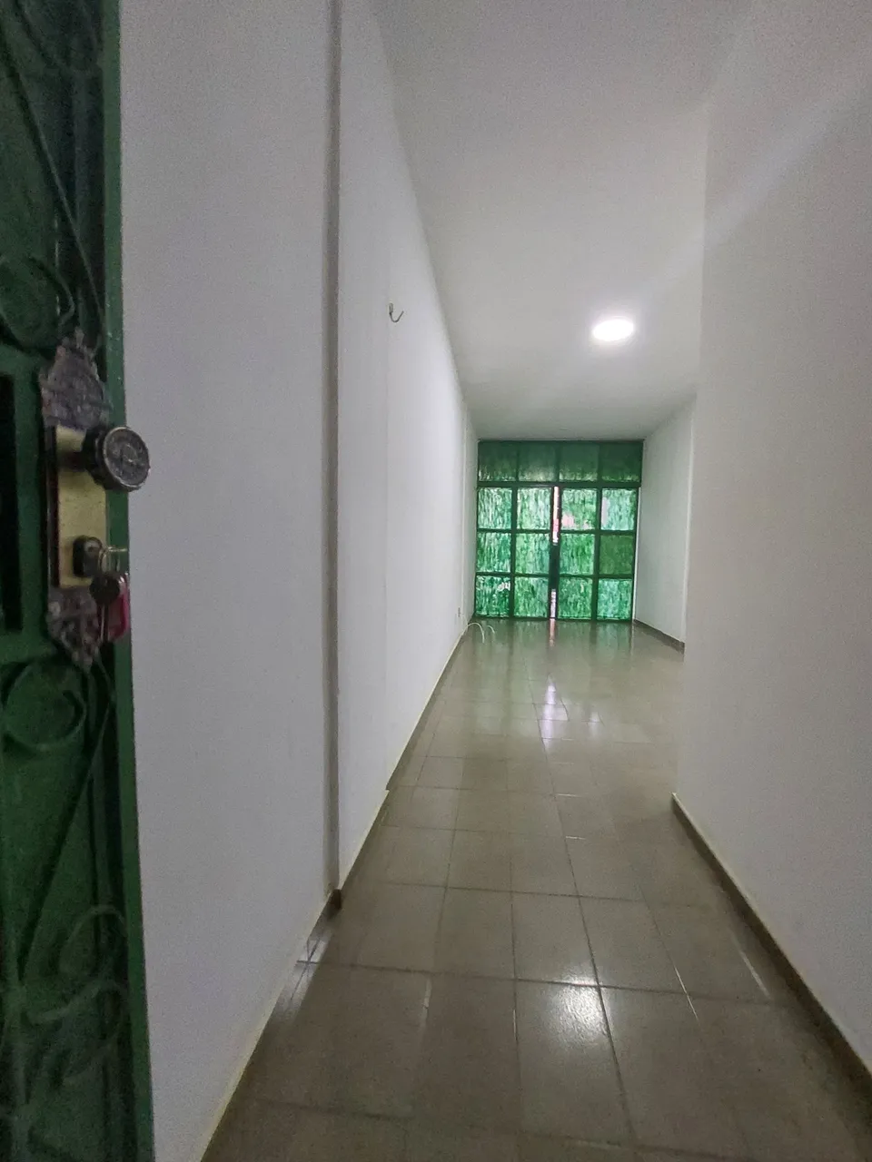 Alugo Ayapua 2 quartos climatizado 1.300