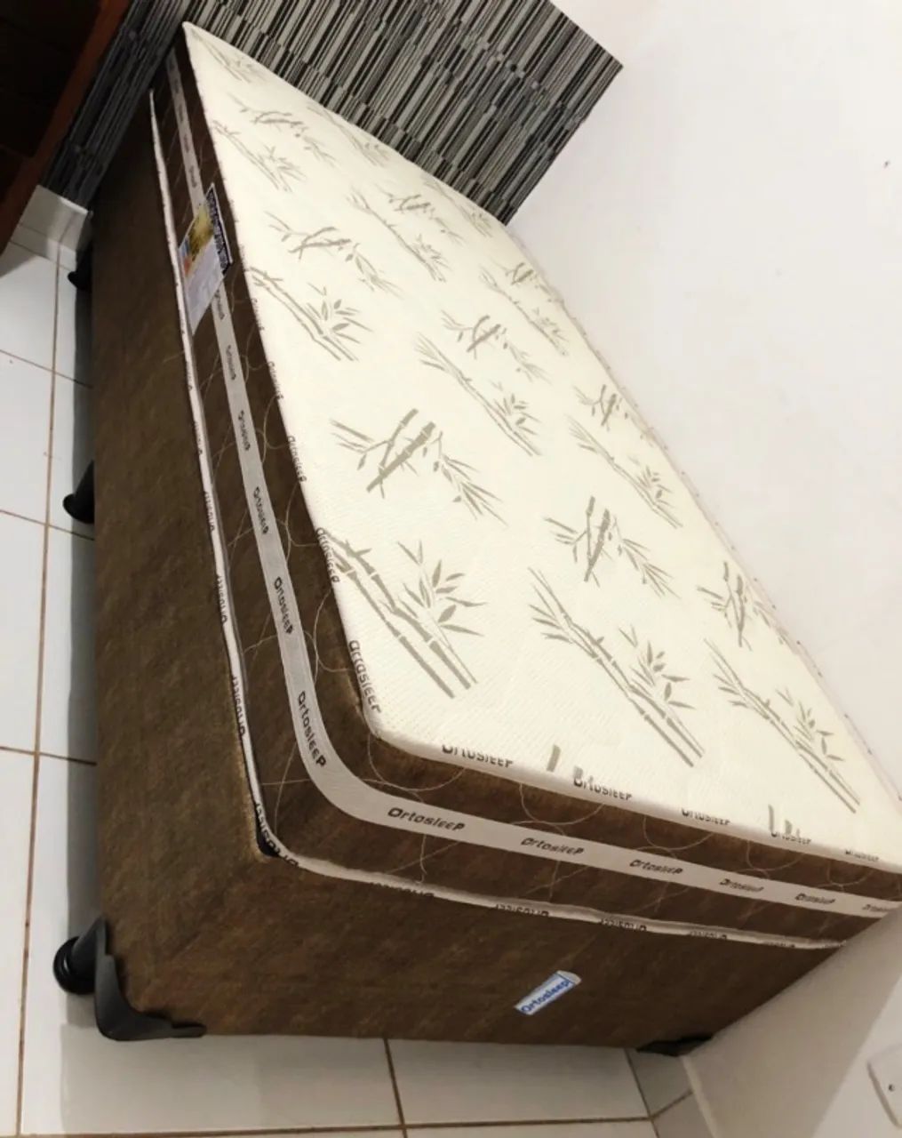 Cama solteiro colchão e base 
