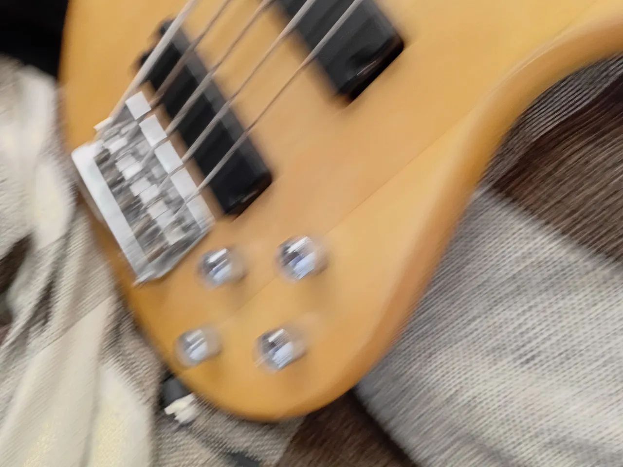 Vendo baixo Giannini 5 cordas - Foto 4