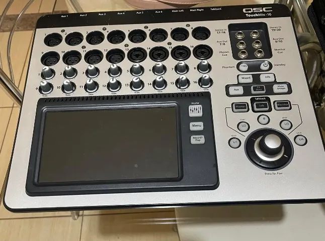 Mesa De Som 20 Canais Qsc Touchmix-16 (Usado) - Foto 4