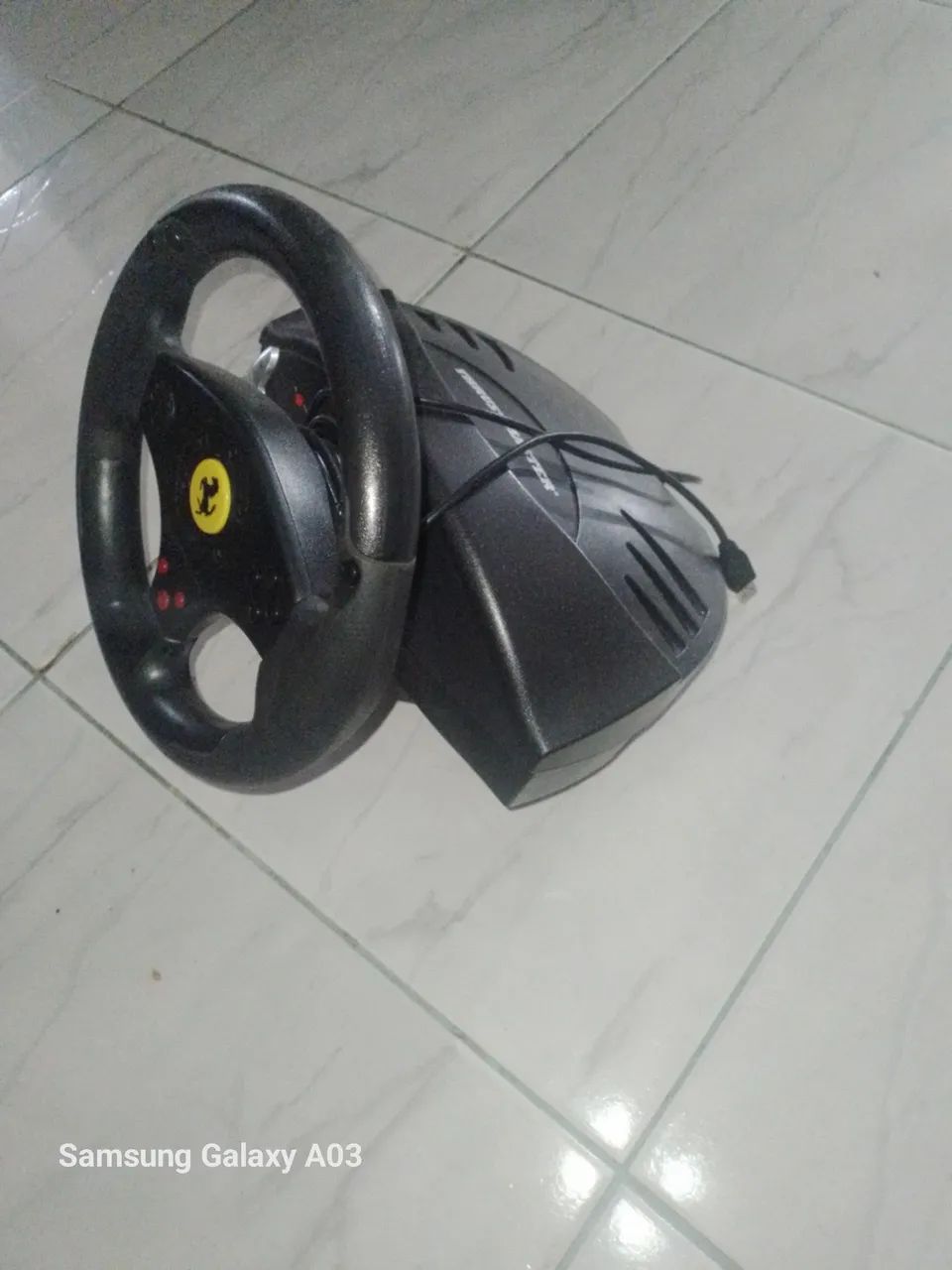 Volante thrustmaster sem pedal - Foto 2
