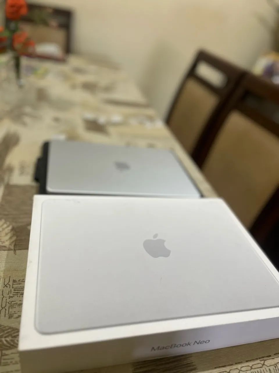 MACBOOK NEO A18 256GB SILVER - Foto 4