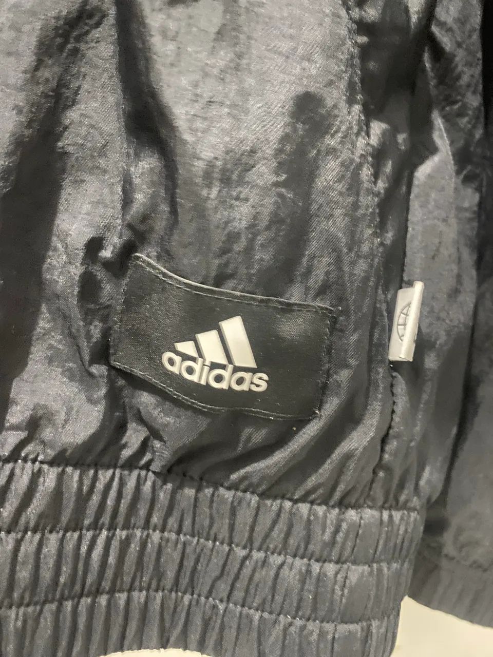 Jaqueta Corta Vento Adidas Future Icon Preta - Foto 4
