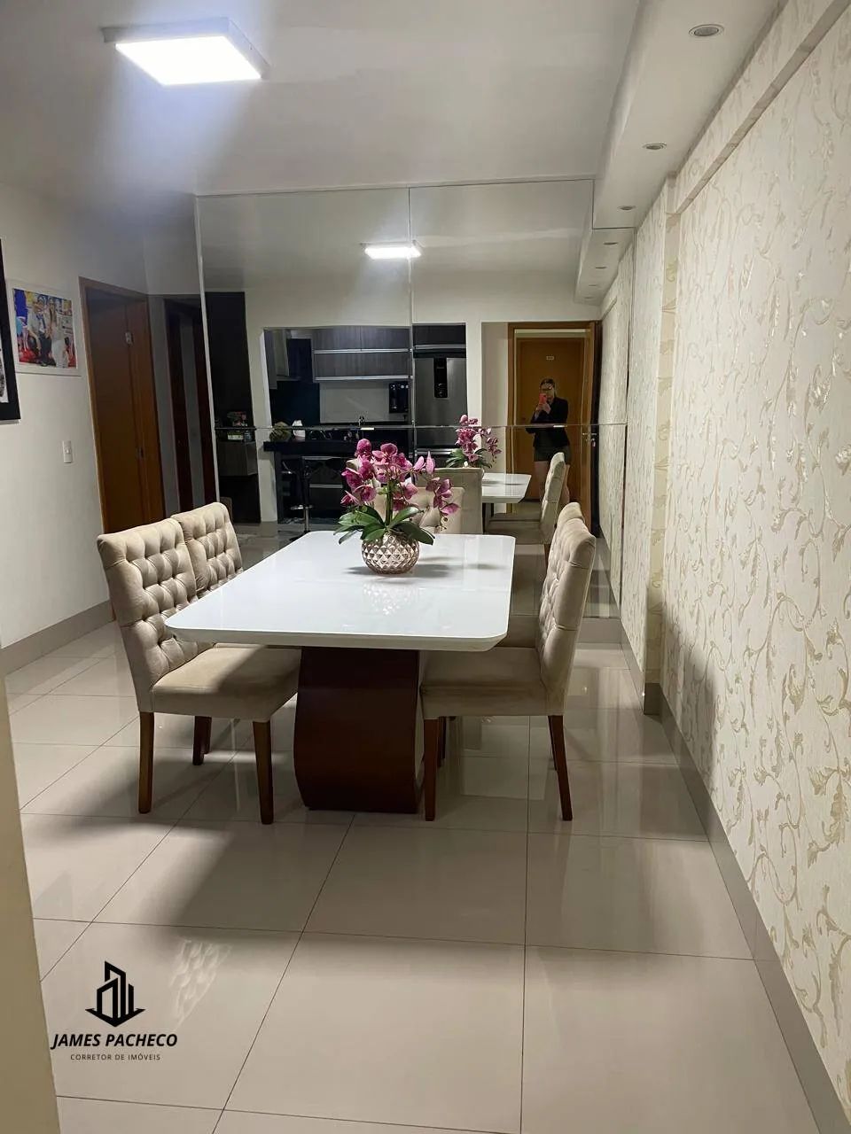 Apartamento de 3 Quartos sendo 1 Suíte - Salas amplas e Varanda