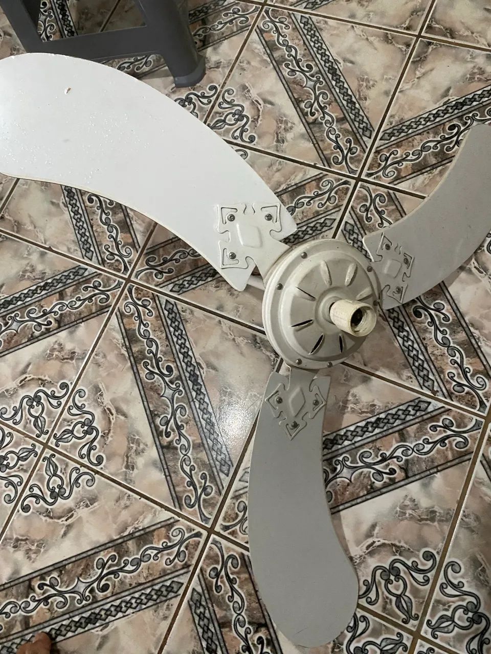 Ventilador de teto com soquete para lâmpada