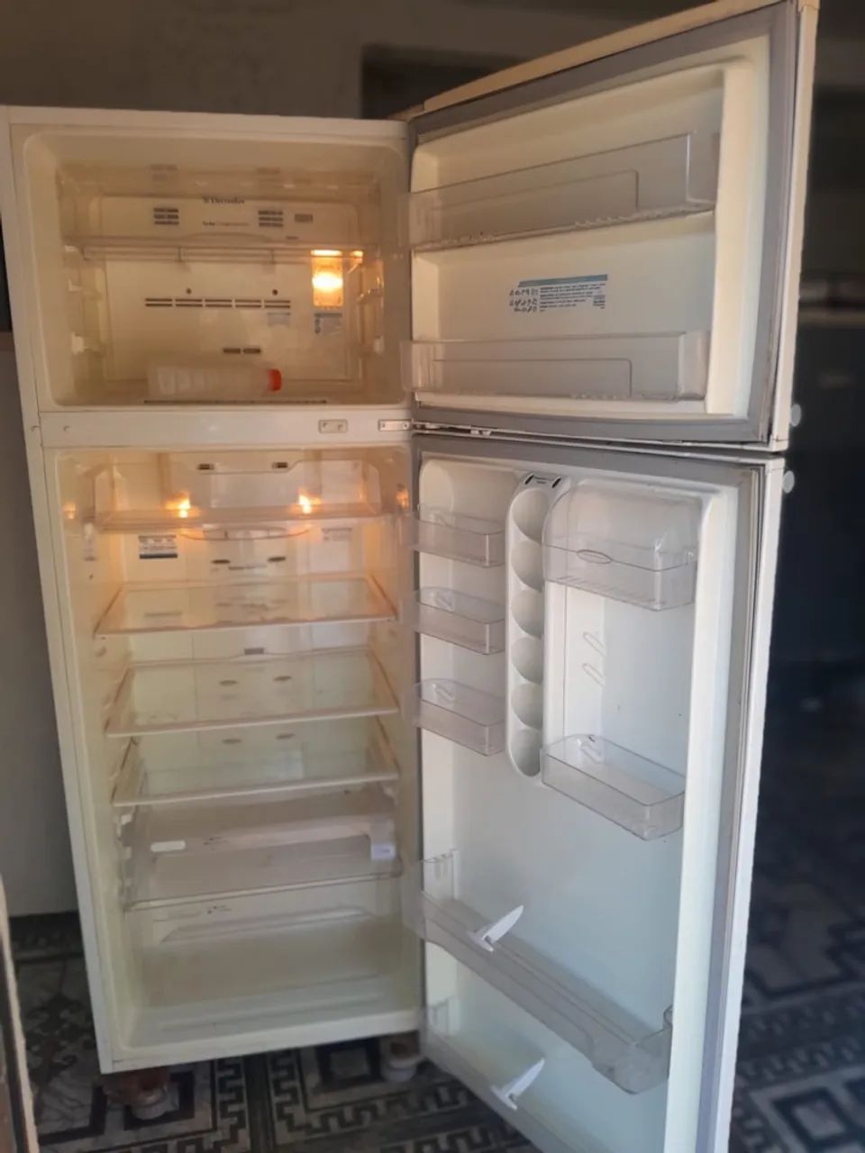 GELADEIRA ELECTROLUX 220V - Foto 2