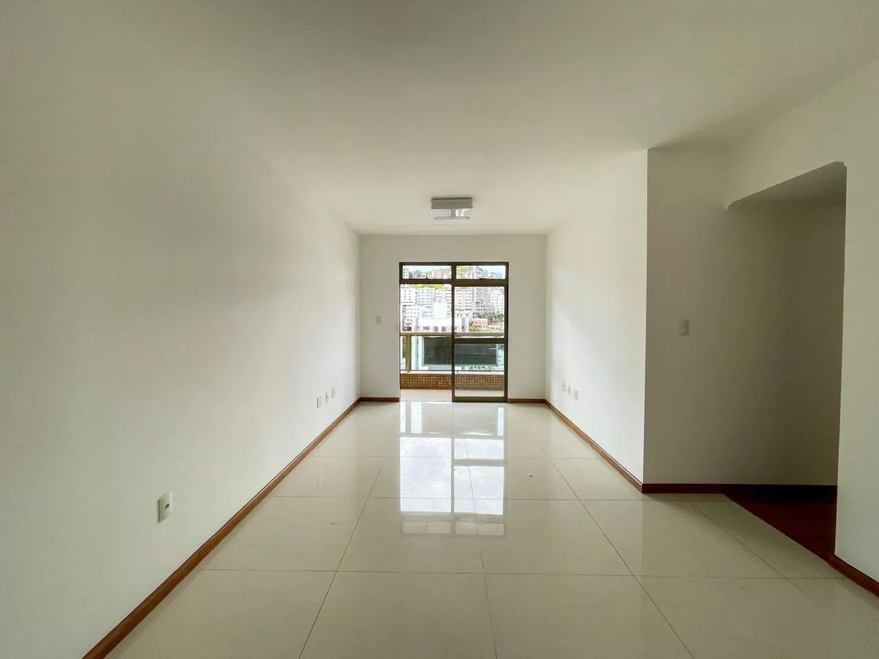 Apartamento com 2 quartos, suíte, varanda e lazer completo - Foto 2