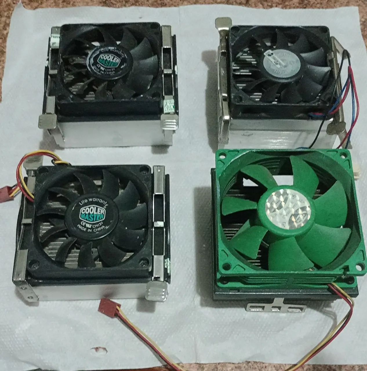  Lote R$ 40,00. Coolers funcionando, para PCs ou outros afins. Bom estado. 