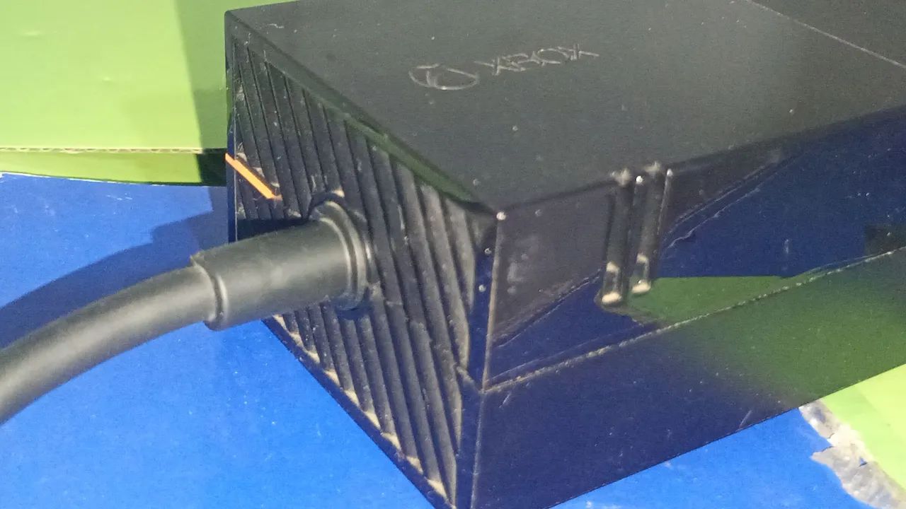 Fonte original bivolt Xbox one Fat - defeito - Foto 3