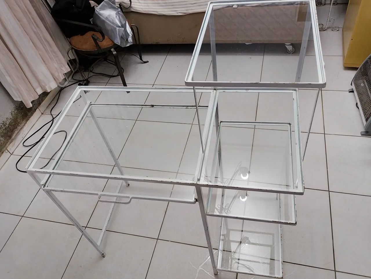 Mesa escrivaninha de vidro 