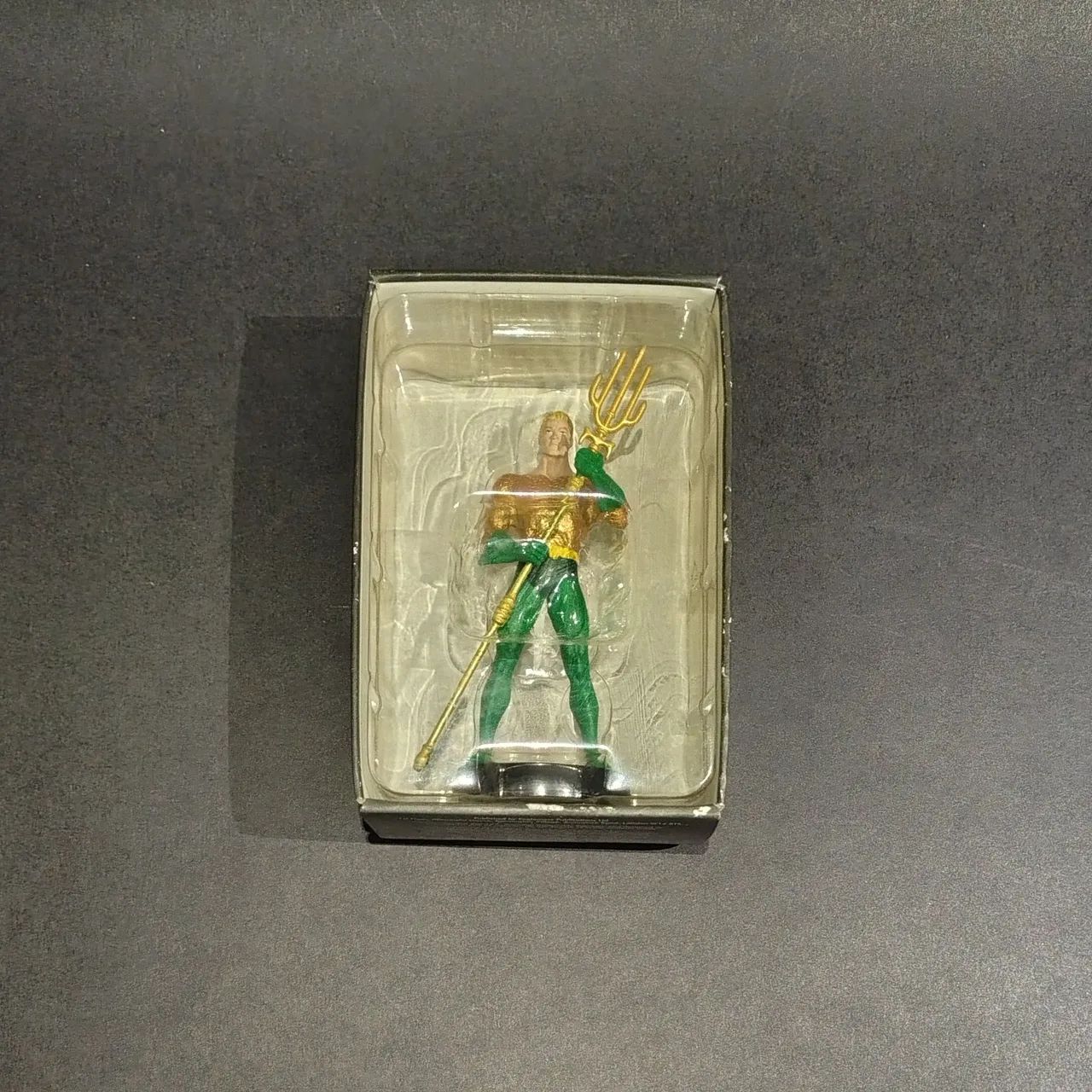 Miniatura Aquaman Eaglemoss DC Comics + Fascículo 31 - Foto 5