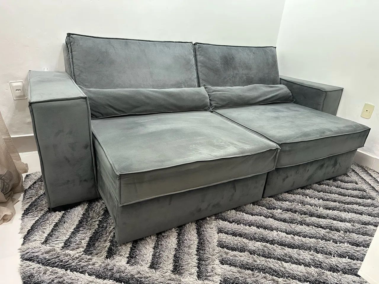 Vendo Sofá Retrátil de 2,30 metros