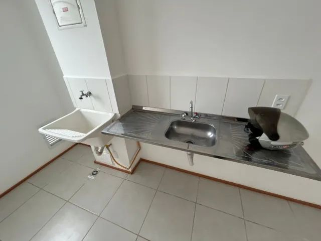 Aluga-se Apartamento 2 Quartos com Suíte. 
