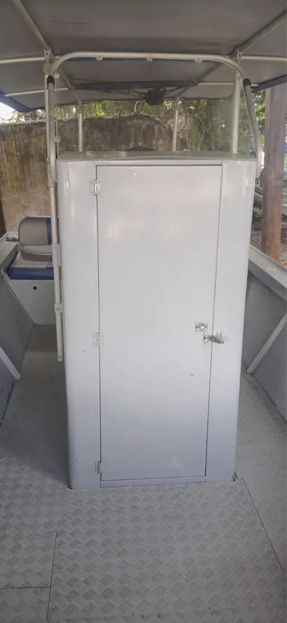 VENDE-SE LANCHA COM CONSOLE CENTRAL - Foto 4