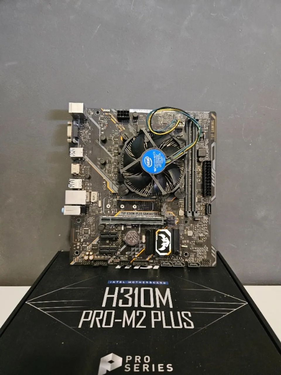 Placa Mãe H310M + Processador i3 8100