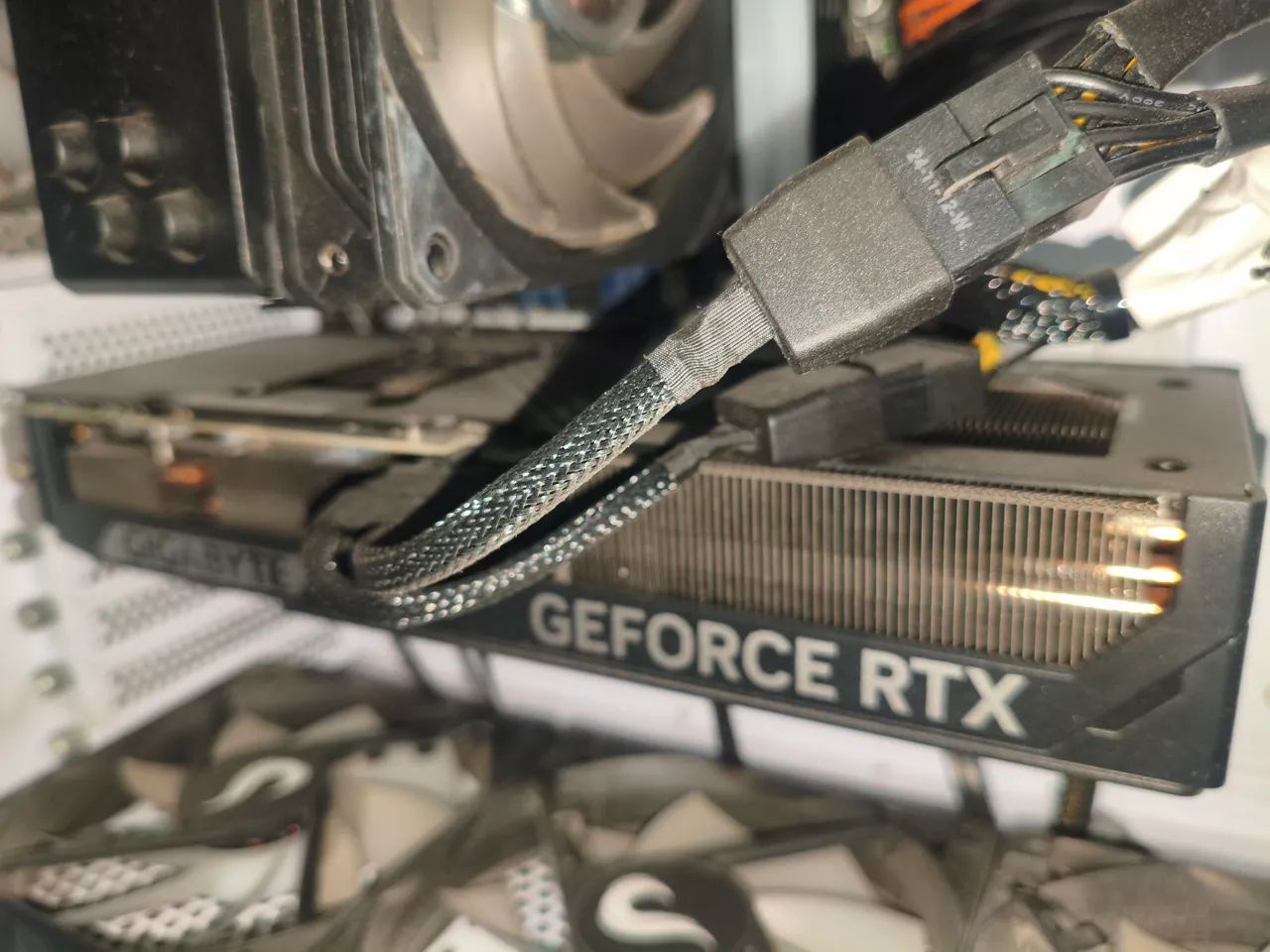Rtx 5070 sff 12gb oc gigabyte  - Foto 4