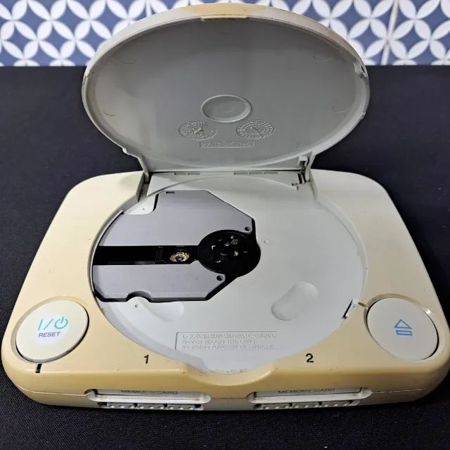 Console Playstation 1 PsOne - americano. DEFEITO - Foto 3