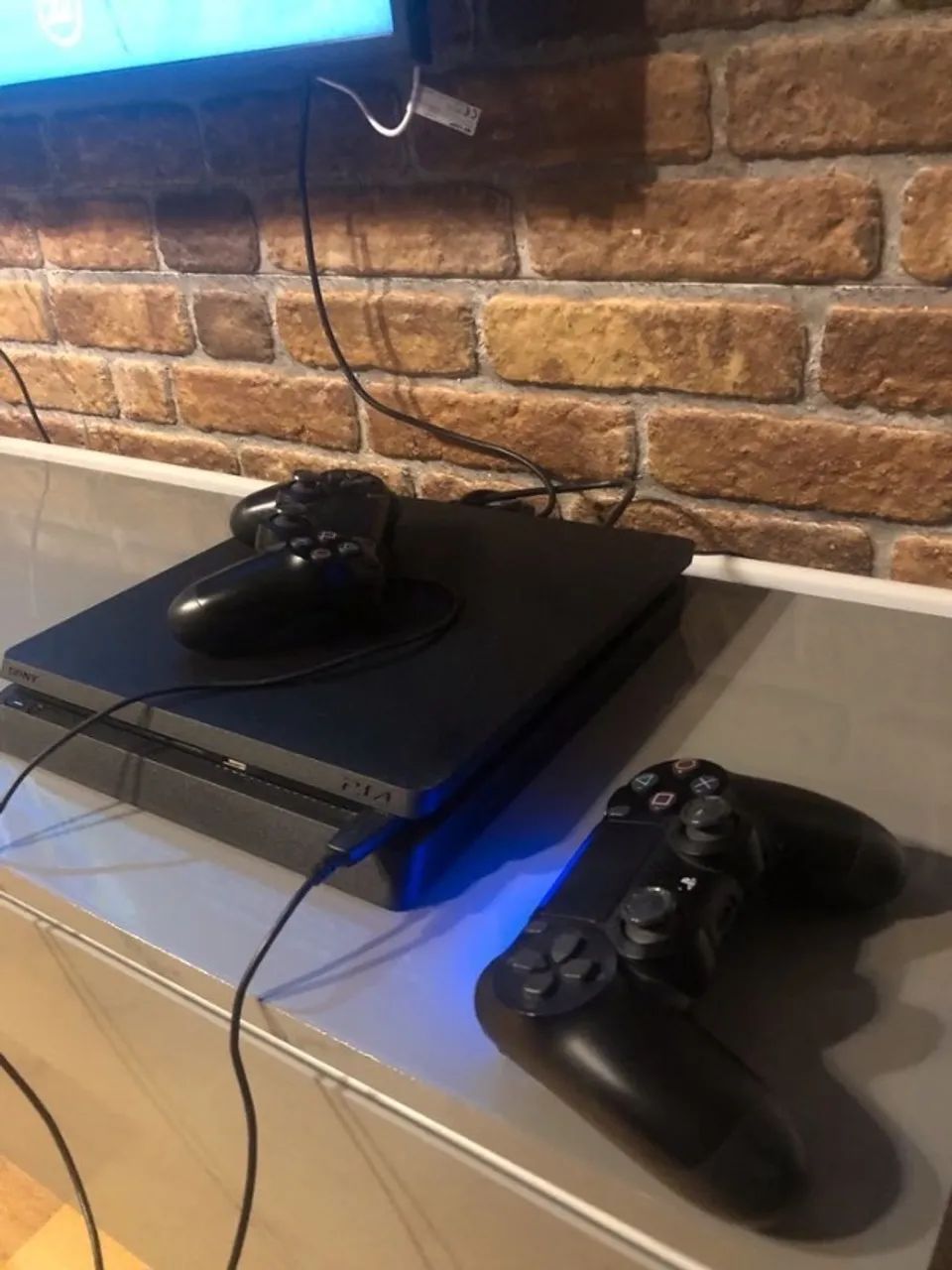 PLAY 4 / 2 CONTROLES- PERFEITO ESTADO  - Foto 2