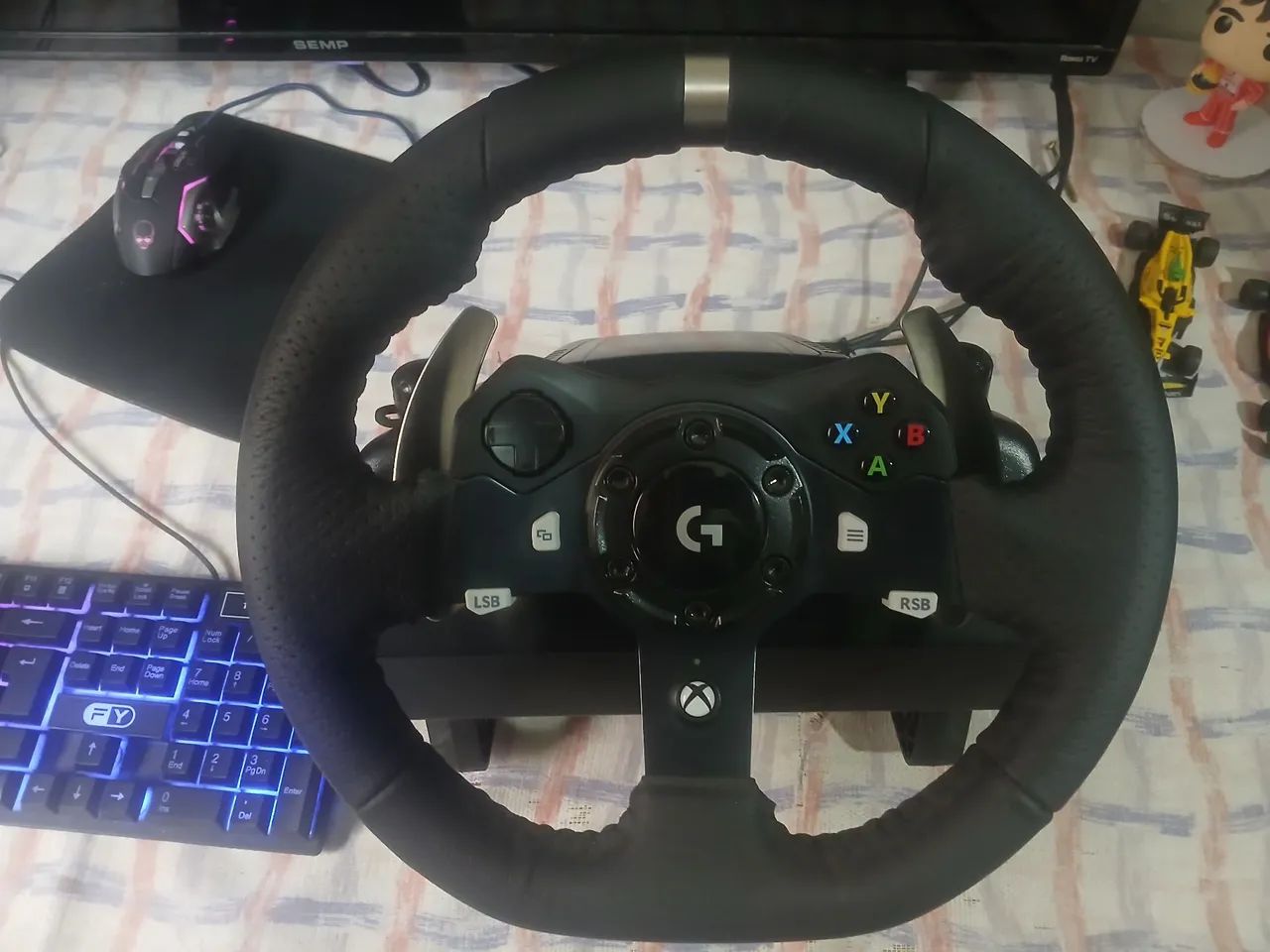 Volante logitech + teclado e mouse rgb