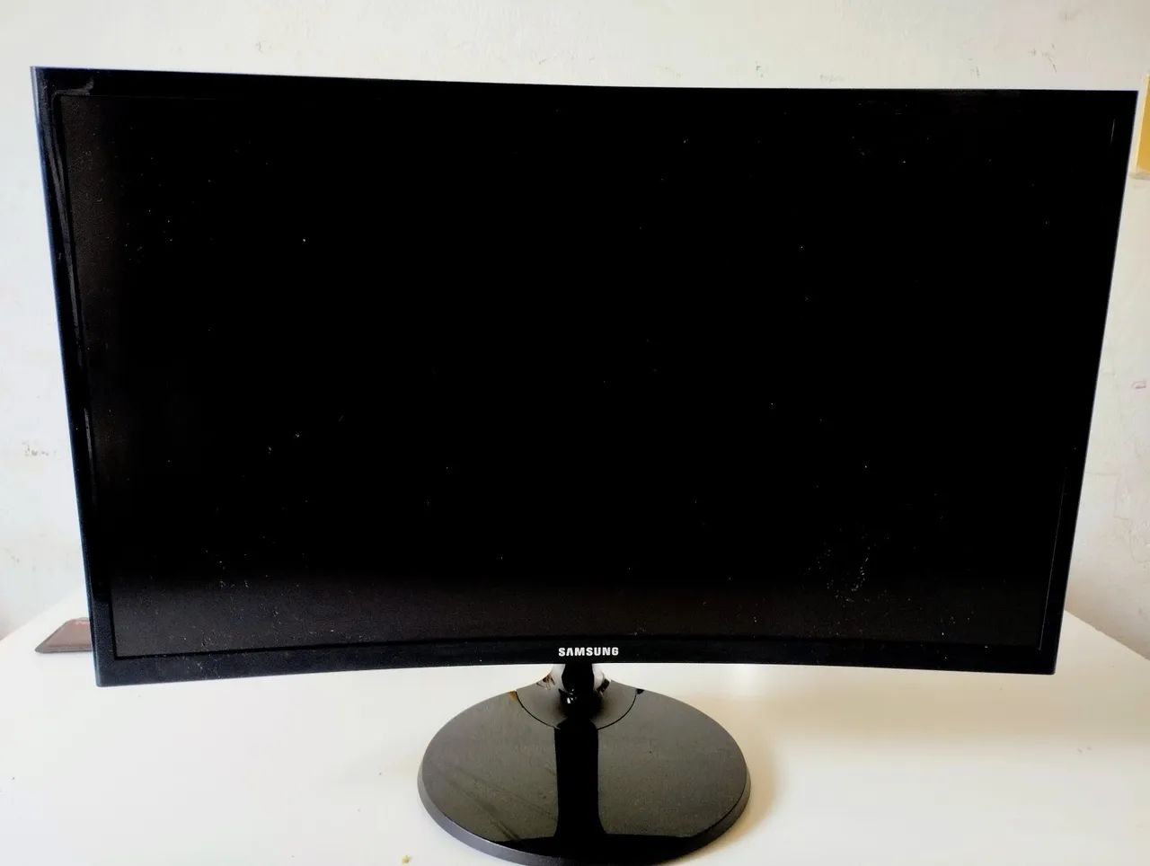 Monitor tela em perfeito estado 
