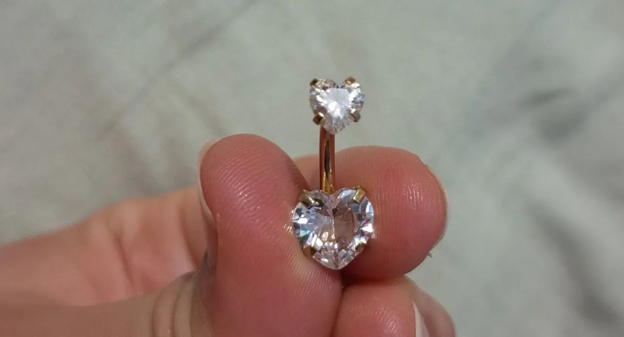piercing de umbigo de coração 