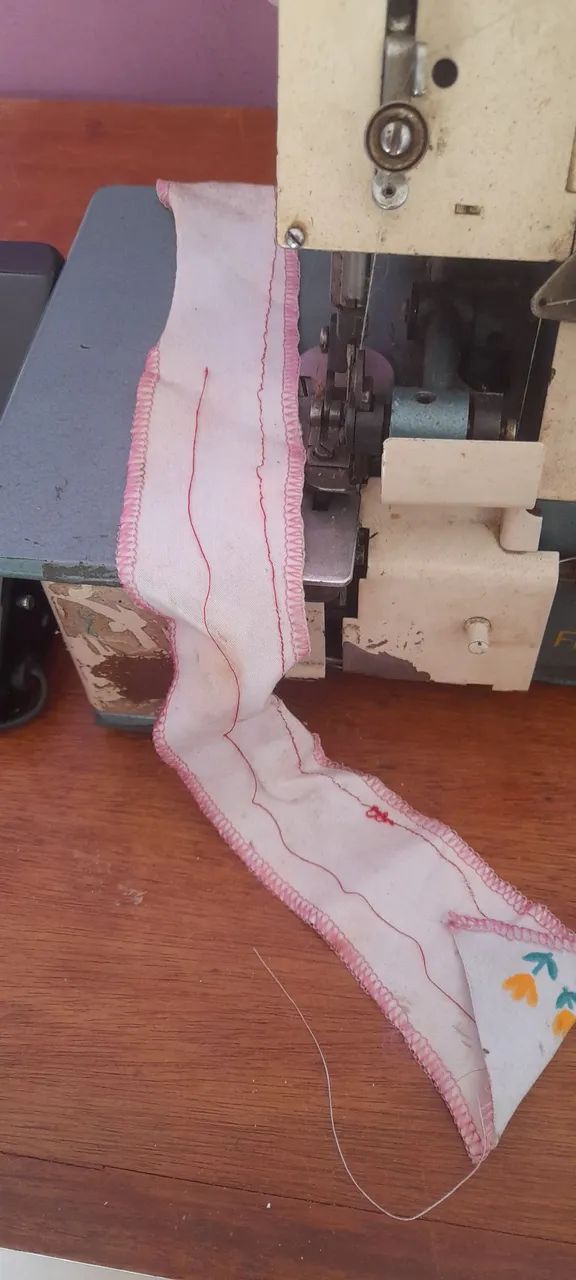 Vendo máquina Ovelok semi industrial 