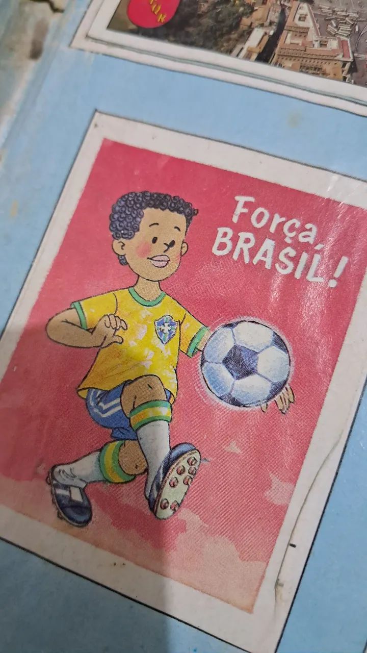 Álbum de figurinhas da copa de 90  - Foto 2