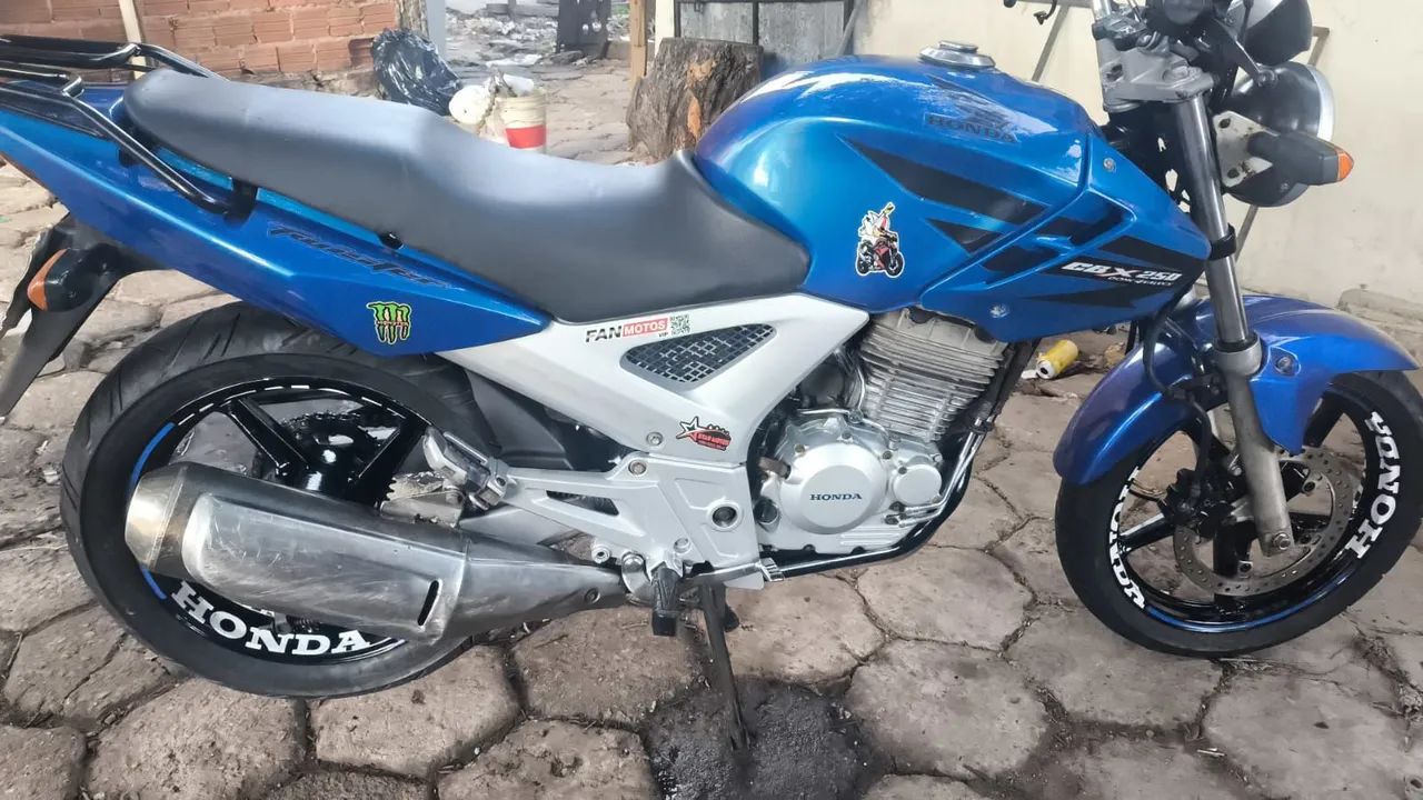 CBX Twister  - Foto 3