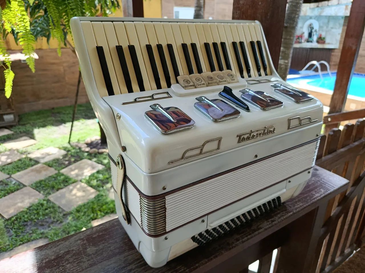 ACORDEON TODESCHINI 80 BAIXOS LINSA DEMAIS  SELO ORIGINAL  - Foto 4