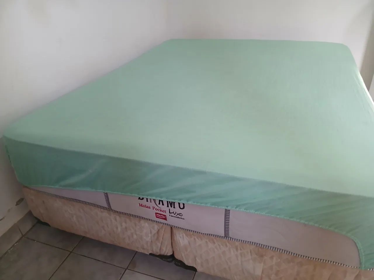 Cama Box Queen size usada e em bom estado - Foto 4