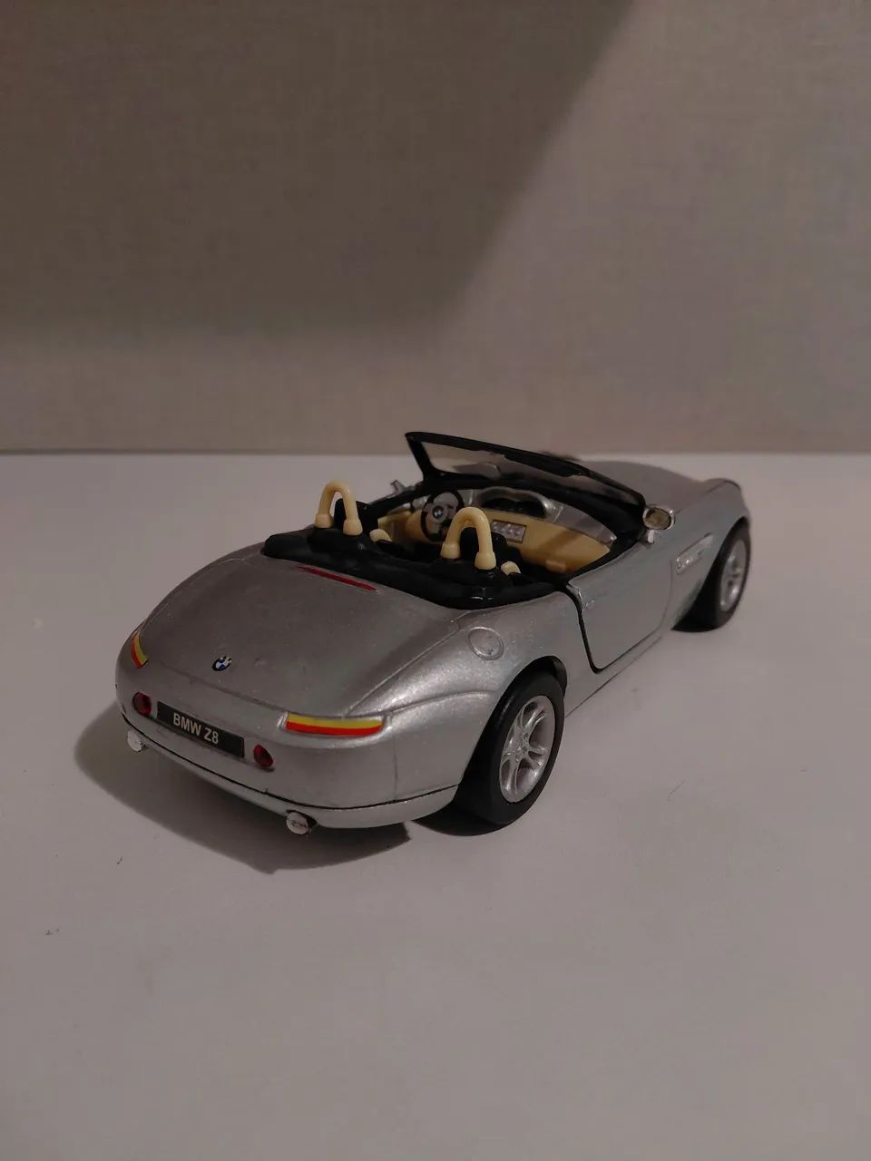 Miniatura BMW Z8 1/24 - Foto 2