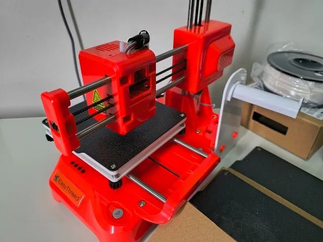 Impressora 3D Easythreed K7 + Upgrades (PEI) + 2 Filamentos - Funcionando perfeitamente - Foto 6