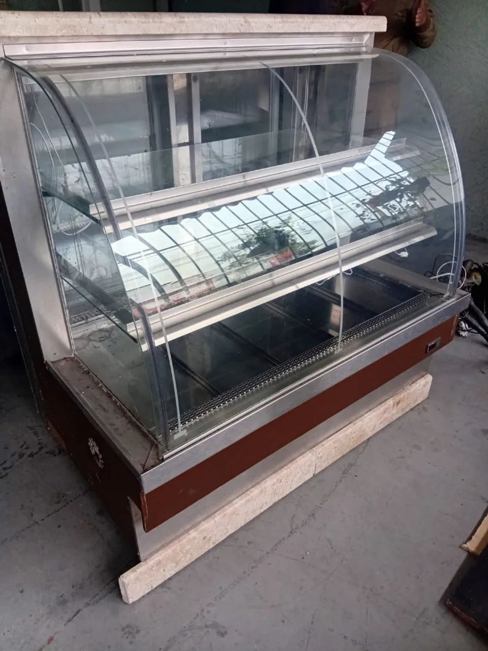 3 em 1 balcão com estufa + expositor refrigerado  - Foto 2